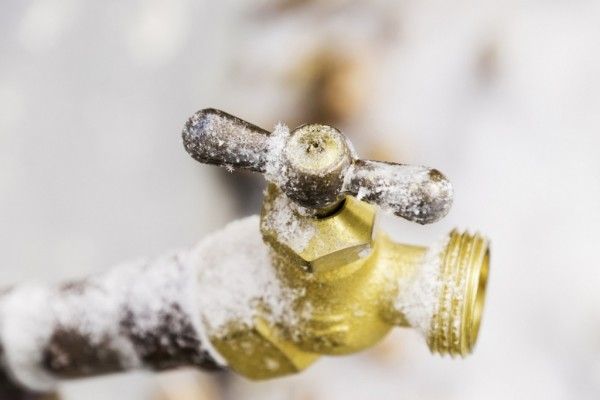 how to prepare outside faucets for winter