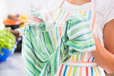 drying glassware with towel
